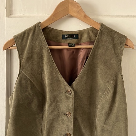 Danier suede leather vest waistcoat M NWOT - Picture 2 of 5